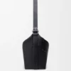 Bolso Hobo Loop grande en piel de becerro granulada y flexible Bolso Hobo Loop grande en piel de becerro granulada y flexible
