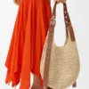Bolso hobo pequeño con perforaciones en rafia y piel de becerro Bolso hobo pequeño con perforaciones en rafia y piel de becerro