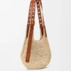 Bolso hobo pequeño con perforaciones en rafia y piel de becerro Bolso hobo pequeño con perforaciones en rafia y piel de becerro
