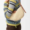 Bolso loewe Swing mediano de rafia y piel de becerro Bolso loewe Swing mediano de rafia y piel de becerro