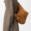 Bolso «Loop» de piel de becerro en gamuza Bolso «Loop» de piel de becerro en gamuza