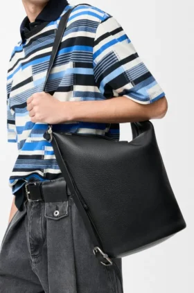 Bolso Loop en piel de becerro granulada y flexible