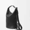 Bolso Loop en piel de becerro granulada y flexible Bolso Loop en piel de becerro granulada y flexible