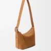 Bolso Loop Hobo mediano en piel de becerro de gamuza Bolso Loop Hobo mediano en piel de becerro de gamuza