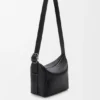 Bolso Loop Hobo mediano en piel de becerro granulada y flexible