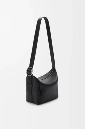 Bolso Loop Hobo mediano en piel de becerro granulada y flexible