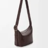 Bolso Loop Hobo mediano en piel de becerro granulada y flexible Bolso Loop Hobo mediano en piel de becerro granulada y flexible