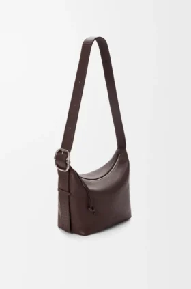 Bolso Loop Hobo mediano en piel de becerro granulada y flexible