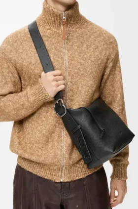 Bolso Loop Hobo mediano en piel de becerro granulada y flexible