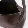 Bolso Loop Hobo mediano en piel de becerro granulada y flexible Bolso Loop Hobo mediano en piel de becerro granulada y flexible