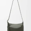 Bolso Loop Hobo mediano en piel de becerro granulada y flexible Bolso Loop Hobo mediano en piel de becerro granulada y flexible