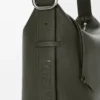 Bolso Loop Hobo mediano en piel de becerro granulada y flexible Bolso Loop Hobo mediano en piel de becerro granulada y flexible
