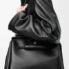 Bolso Madrid grande en piel de becerro flexible Bolso Madrid grande en piel de becerro flexible