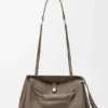 Bolso Madrid grande en piel de becerro granulada y flexible Bolso Madrid grande en piel de becerro granulada y flexible