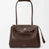 Bolso Madrid mediano en piel de becerro flexible Bolso Madrid mediano en piel de becerro flexible