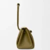 Bolso Madrid mediano en piel de becerro flexible Bolso Madrid mediano en piel de becerro flexible