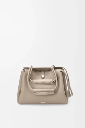 Bolso Madrid mediano en piel de becerro granulada y flexible