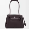 Bolso Madrid mediano en piel de becerro granulada y flexible Bolso Madrid mediano en piel de becerro granulada y flexible