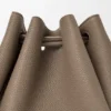 Bolso Madrid mediano en piel de becerro granulada y flexible Bolso Madrid mediano en piel de becerro granulada y flexible