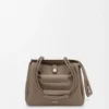 Bolso Madrid pequeño en piel de becerro granulada y flexible Bolso Madrid pequeño en piel de becerro granulada y flexible