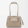 Bolso Madrid pequeño en piel de becerro granulada y flexible Bolso Madrid pequeño en piel de becerro granulada y flexible