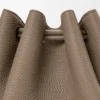 Bolso Madrid pequeño en piel de becerro granulada y flexible Bolso Madrid pequeño en piel de becerro granulada y flexible