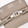 Bolso Madrid pequeño en piel de becerro granulada y flexible Bolso Madrid pequeño en piel de becerro granulada y flexible