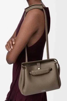 Bolso Madrid pequeño en piel de becerro granulada y flexible