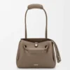 Bolso Madrid pequeño en piel de becerro granulada y flexible Bolso Madrid pequeño en piel de becerro granulada y flexible