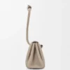 Bolso Madrid pequeño en piel de becerro granulada y flexible Bolso Madrid pequeño en piel de becerro granulada y flexible