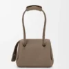 Bolso Madrid pequeño en piel de becerro granulada y flexible Bolso Madrid pequeño en piel de becerro granulada y flexible