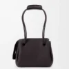 Bolso Madrid pequeño en piel de becerro granulada y flexible
