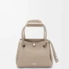 Bolso Madrid pequeño en piel de becerro granulada y flexible Bolso Madrid pequeño en piel de becerro granulada y flexible