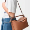 Bolso mediano «Puzzle Edge» en piel de becerro clásica Bolso mediano «Puzzle Edge» en piel de becerro clásica
