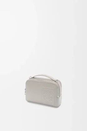 Bolso mini para cámara de uso cruzado en piel de becerro satinada