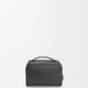 Bolso mini para cámara de uso cruzado en piel de becerro satinada Bolso mini para cámara de uso cruzado en piel de becerro satinada