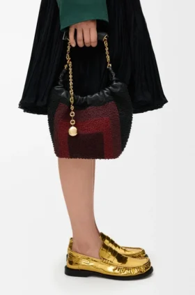 Bolso mini «Squeeze» de cuero con cuentas