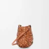 Bolso Nest Basket pequeño en piel de becerro Bolso Nest Basket pequeño en piel de becerro