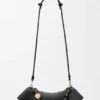 Bolso Ola mediano en piel de becerro lisa Bolso Ola mediano en piel de becerro lisa
