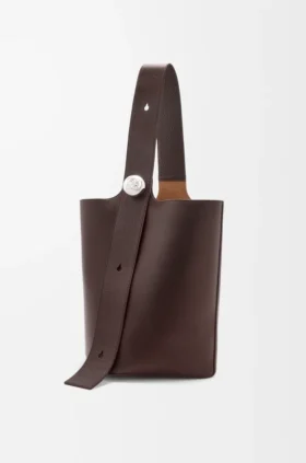Bolso Pebble Bucket grande en piel de becerro granulada y flexible