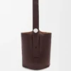 Bolso Pebble Bucket grande en piel de becerro granulada y flexible Bolso Pebble Bucket grande en piel de becerro granulada y flexible