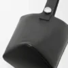 Bolso Pebble Bucket grande en piel de becerro granulada y flexible Bolso Pebble Bucket grande en piel de becerro granulada y flexible