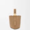 Bolso Pebble Bucket Mini en piel de becerro de grano suave Bolso Pebble Bucket Mini en piel de becerro de grano suave