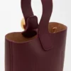 Bolso Pebble Bucket Mini en piel de becerro lisa