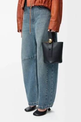 Bolso Pebble Bucket Mini en piel de becerro lisa