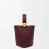 Bolso Pebble Bucket Mini en piel de becerro lisa