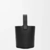 Bolso Pebble Bucket Mini en piel de becerro lisa