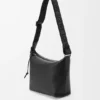 Bolso pequeño Cubi de bandolera en piel de becerro lisa y suave con jacquard Bolso pequeño Cubi de bandolera en piel de becerro lisa y suave con jacquard