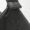 Bolso pequeño Cubi de bandolera en piel de becerro lisa y suave con jacquard Bolso pequeño Cubi de bandolera en piel de becerro lisa y suave con jacquard