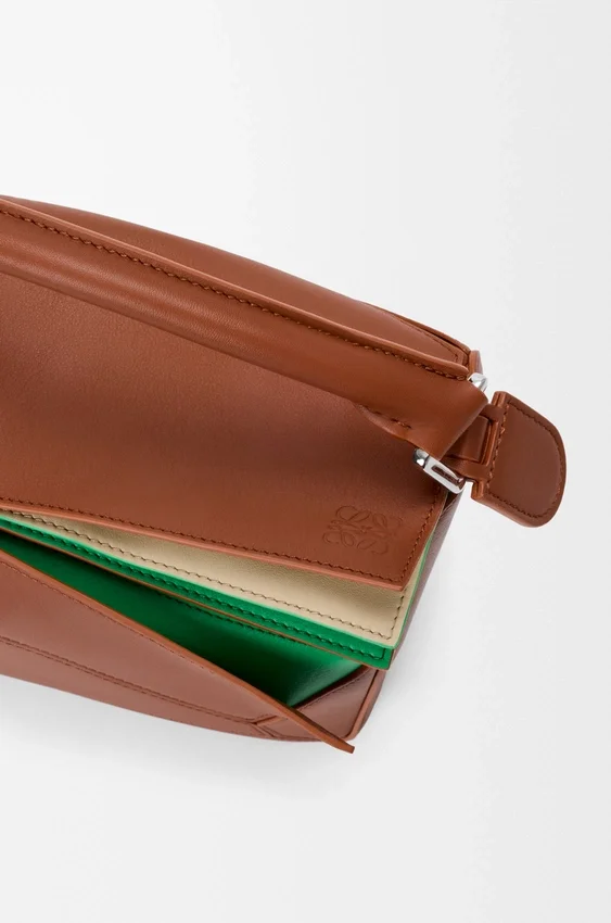 Bolso pequeño «Puzzle» en capas de piel de becerro clásica Bolso pequeño «Puzzle» en capas de piel de becerro clásica